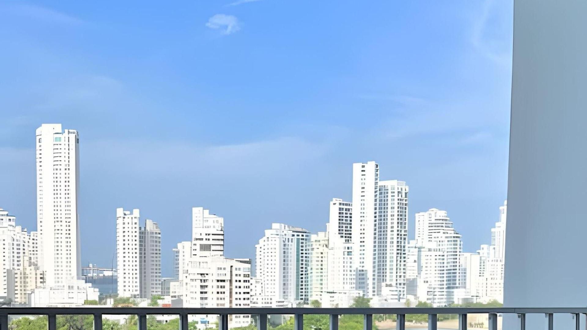 Hermoso Con Vista En El Laguito Apartamento *
