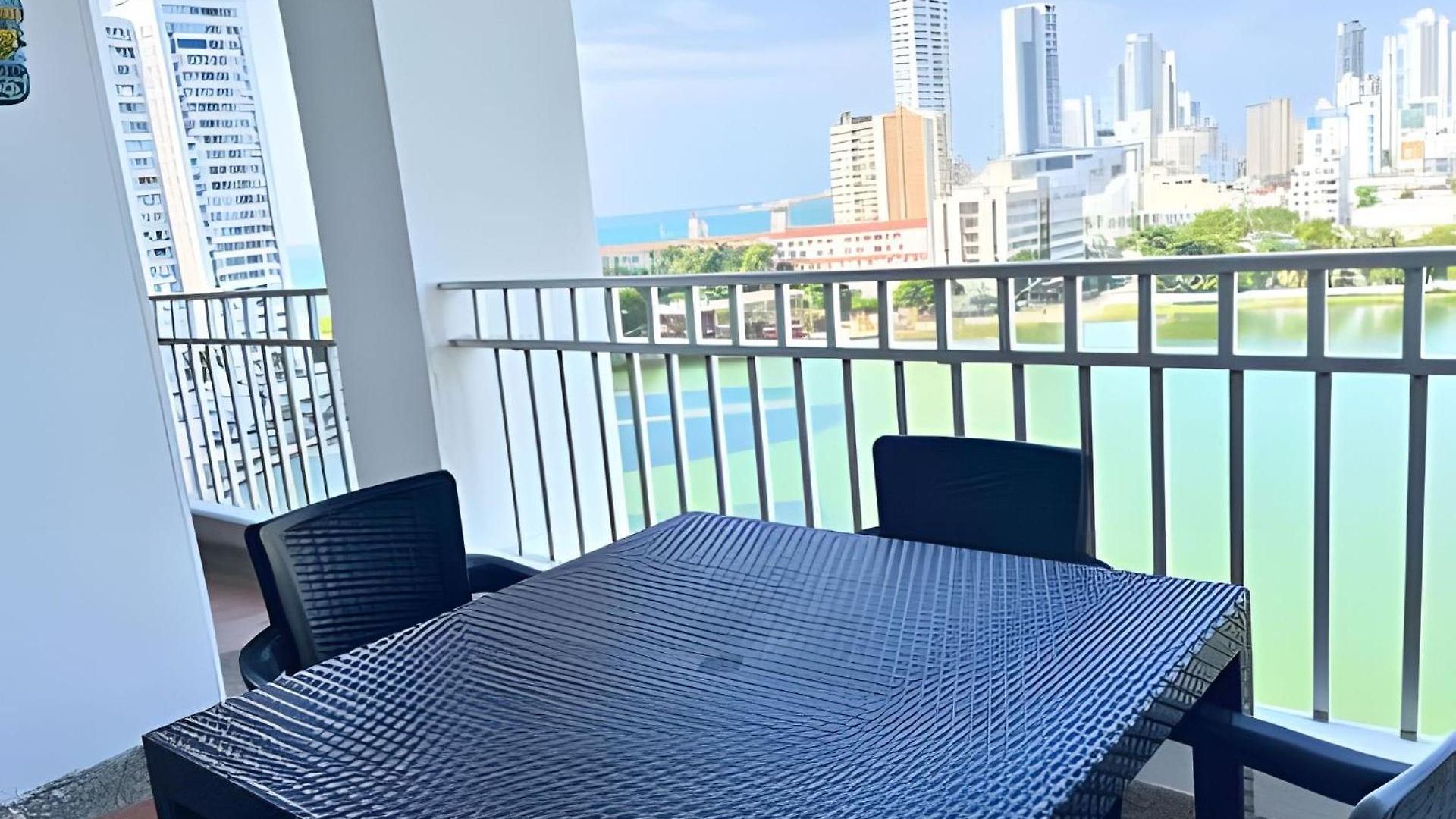 Hermoso Con Vista En El Laguito Apartamento